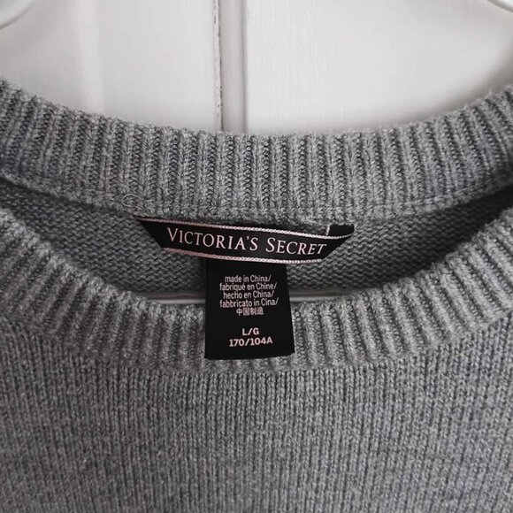 Victoria Secret Angel sweater - Picture 2 of 3